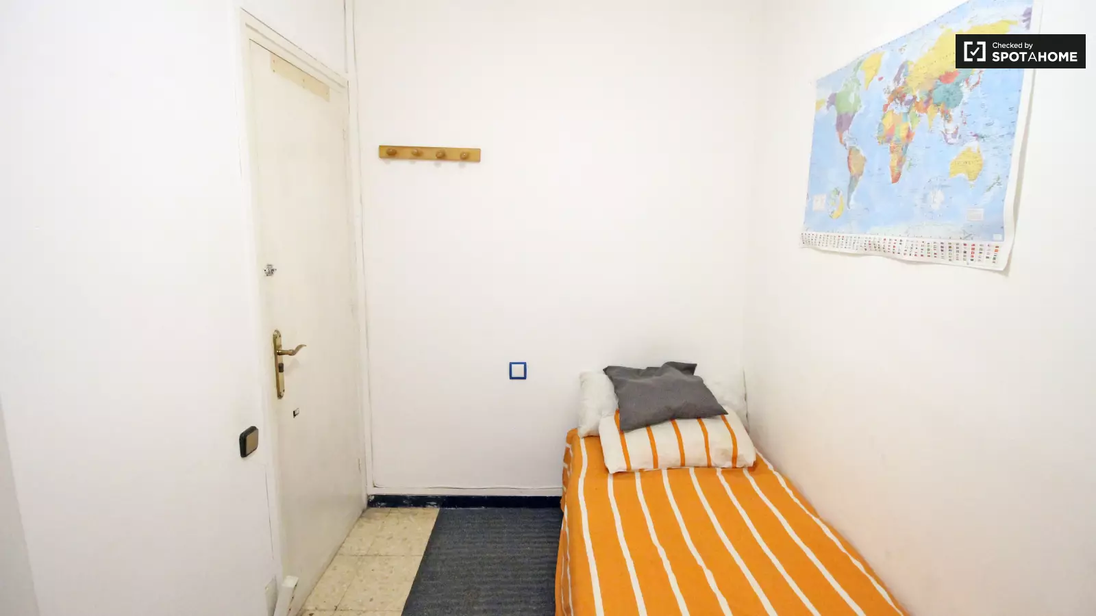 Furnished room in a shared flat in Sants-Montjuïc · 2