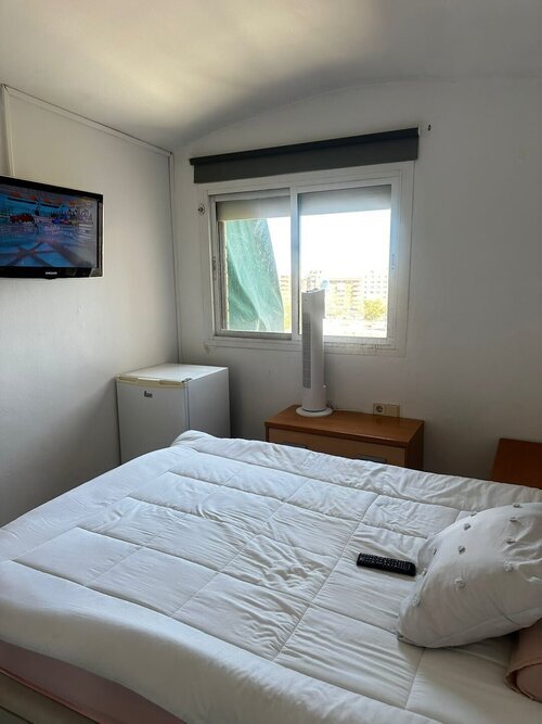 Room in a 4-person shared flat in Sants-Montjuïc · 4