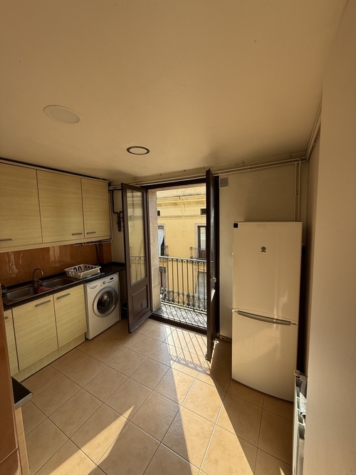 Room in a 4-person shared flat in Ciutat Vella · 4
