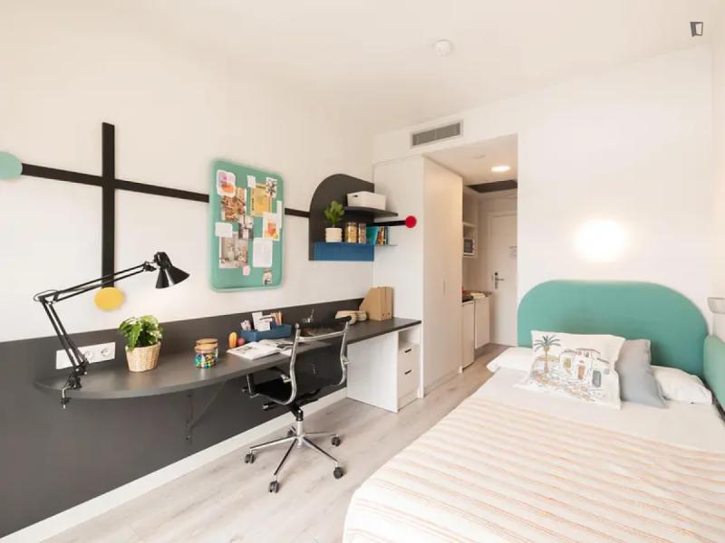 Furnished 527-bedroom flat in Les Corts · 3