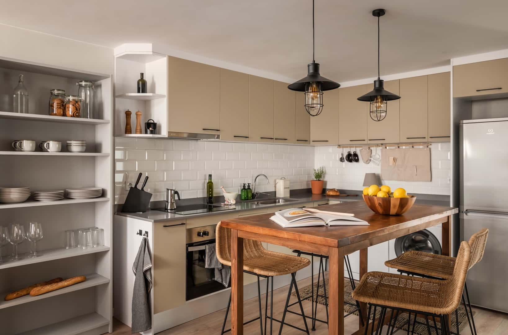 Furnished 2-bedroom flat in Eixample, 65 m² · 3