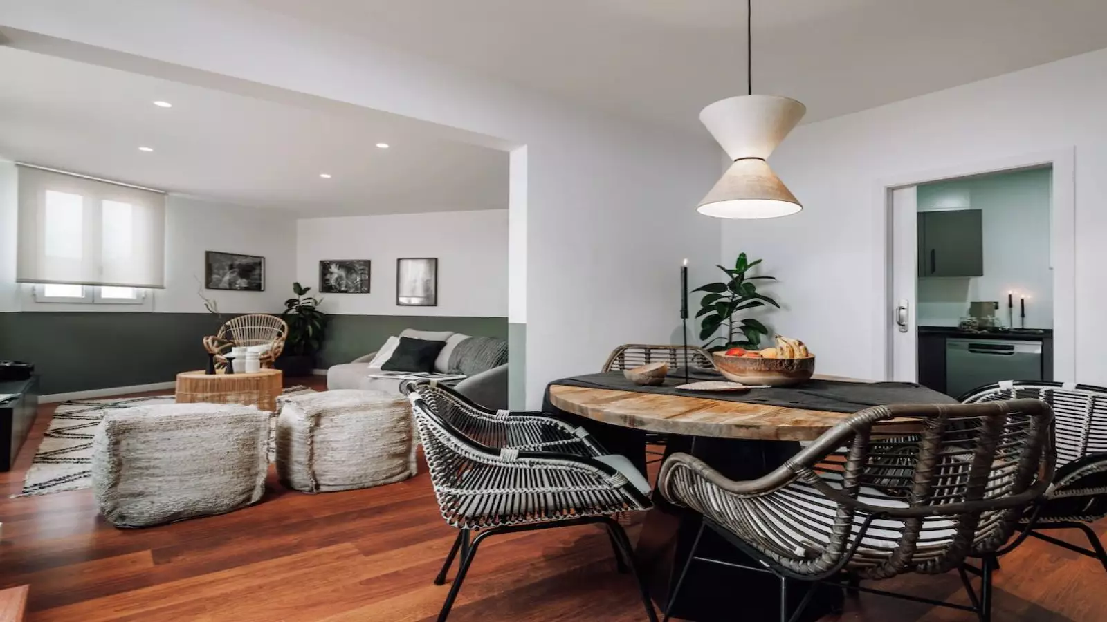 Furnished 2-bedroom flat in Eixample, 225 m² · 2
