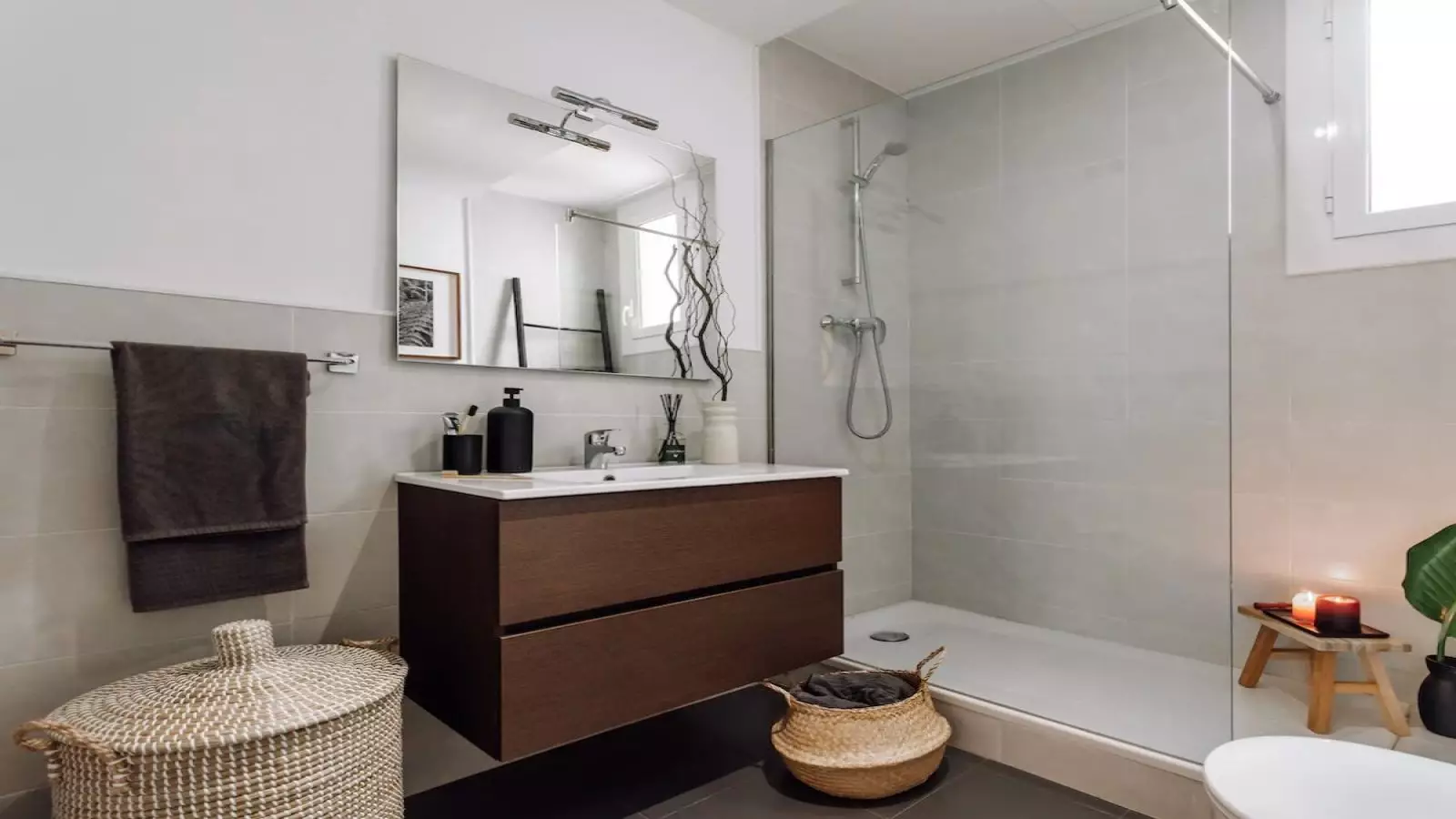 Furnished 2-bedroom flat in Eixample, 225 m² · 3