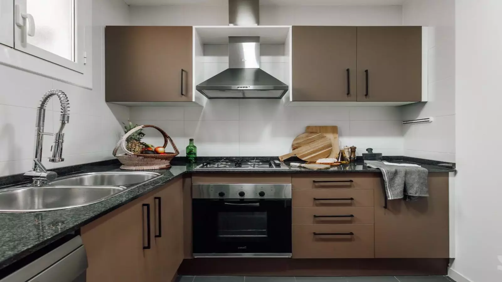 Furnished 2-bedroom flat in Eixample, 225 m² · 4