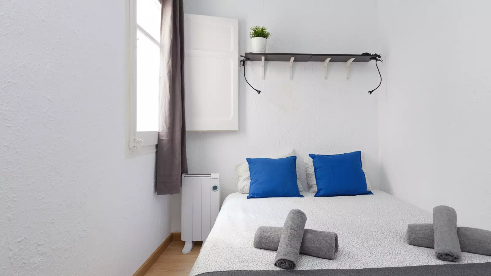 Furnished room in a shared flat in L'Hospitalet · 2