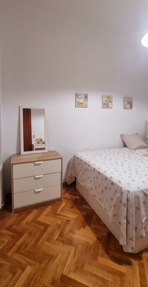 Habitación en piso compartido de 3 personas en Eixample · 4