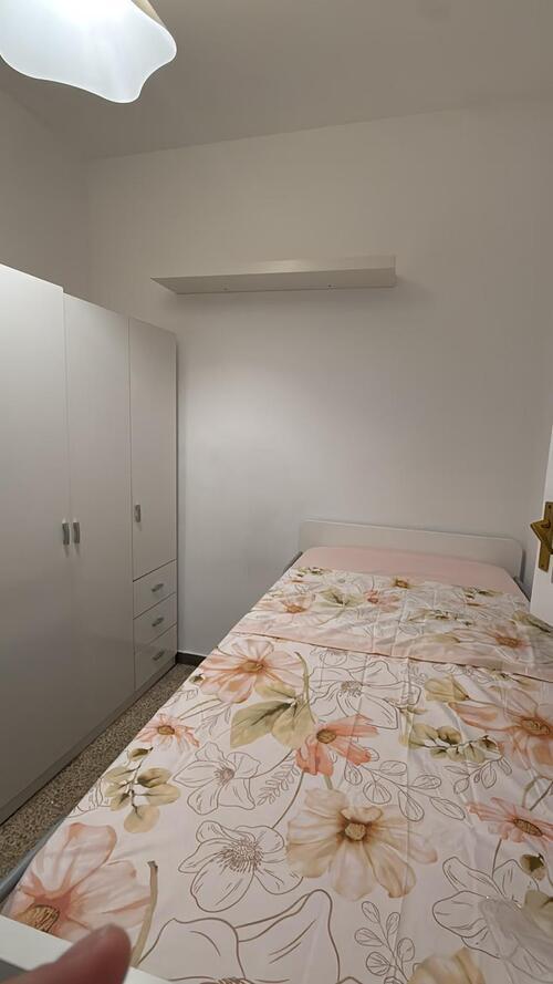 Room in a 3-person shared flat in Eixample · 2
