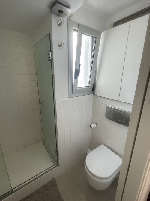 Room in a 2-person shared flat in Barcelona · 4
