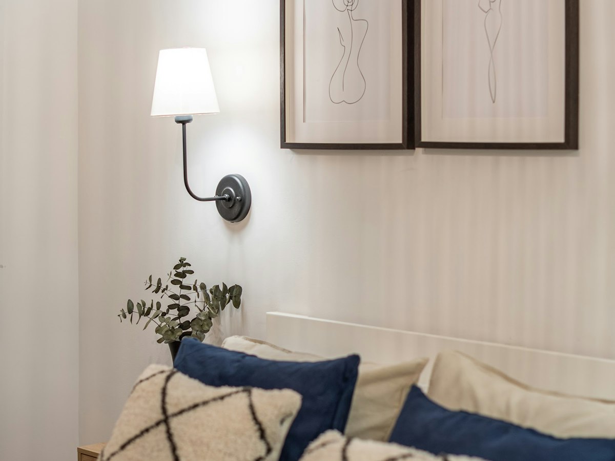 Furnished room in a 6-person shared flat in Ciutat Vella · 3