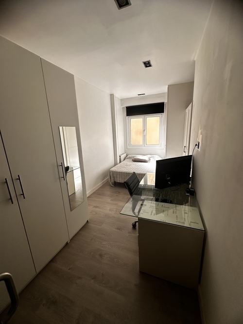 Habitación en piso compartido en Sarrià–Sant Gervasi · 4