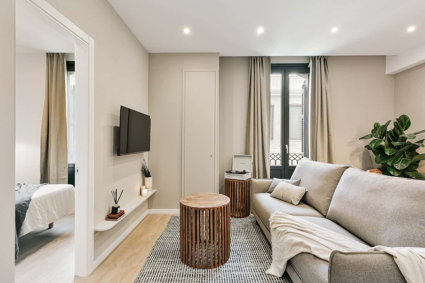 Piso de 2 dormitorios amueblado en Barcelona, 52 m²