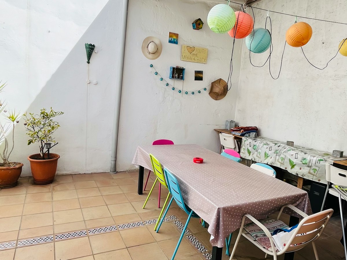 Furnished room in a 4-person shared flat in Sant Martí · 3