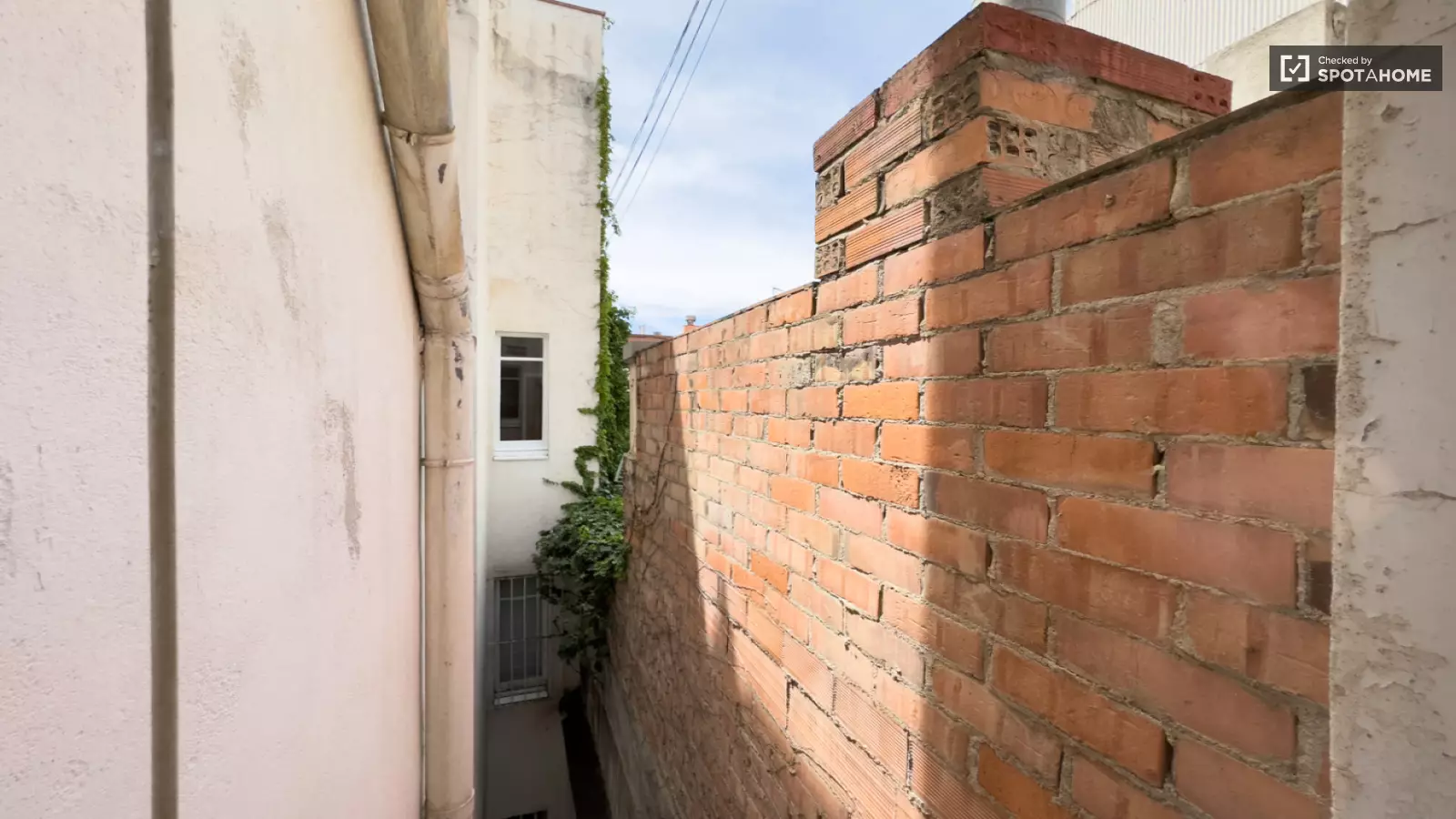 Habitación amueblada en piso compartido de 6 personas en Gràcia · 3