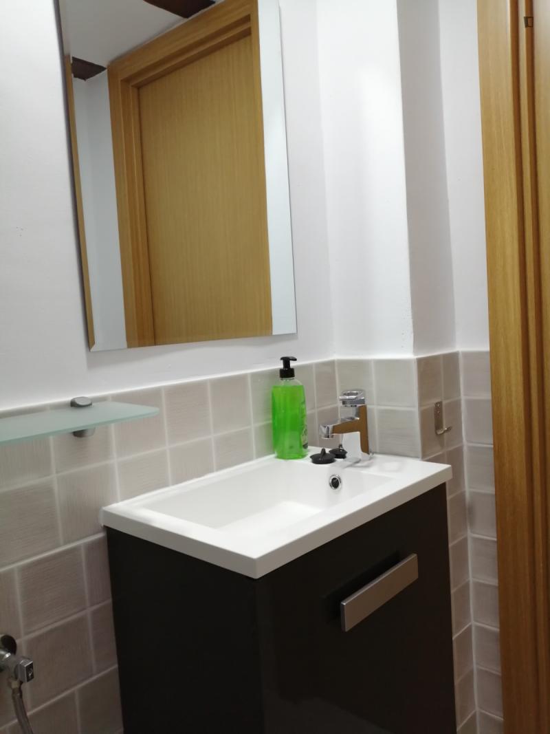 Furnished room in a 4-person shared flat in Ciutat Vella · 3