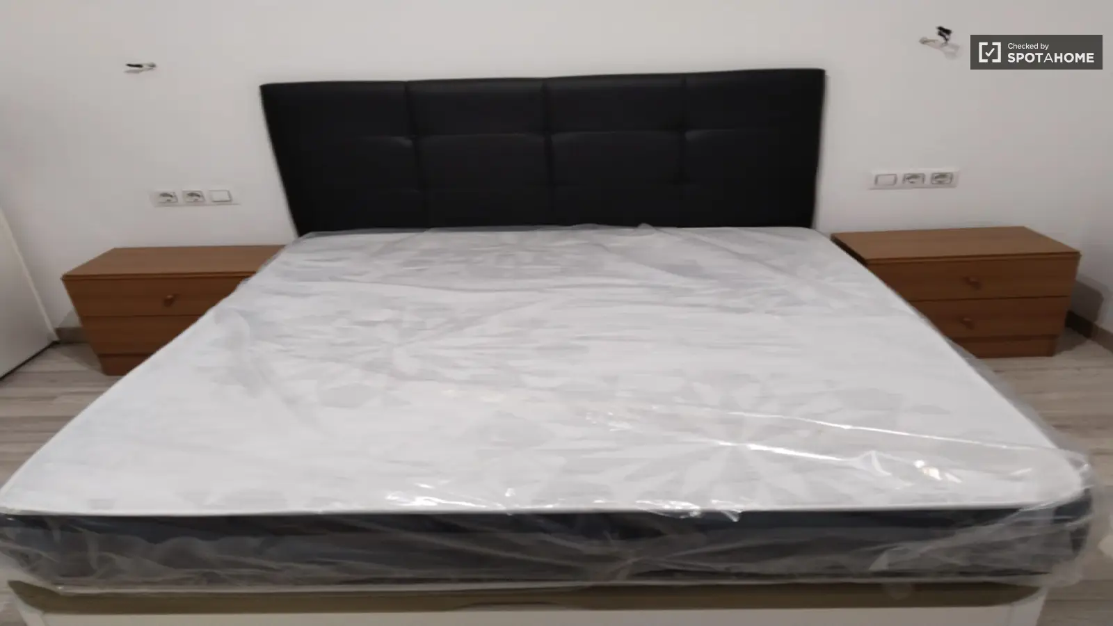 Furnished room in a shared flat in Horta-Guinardó · 4