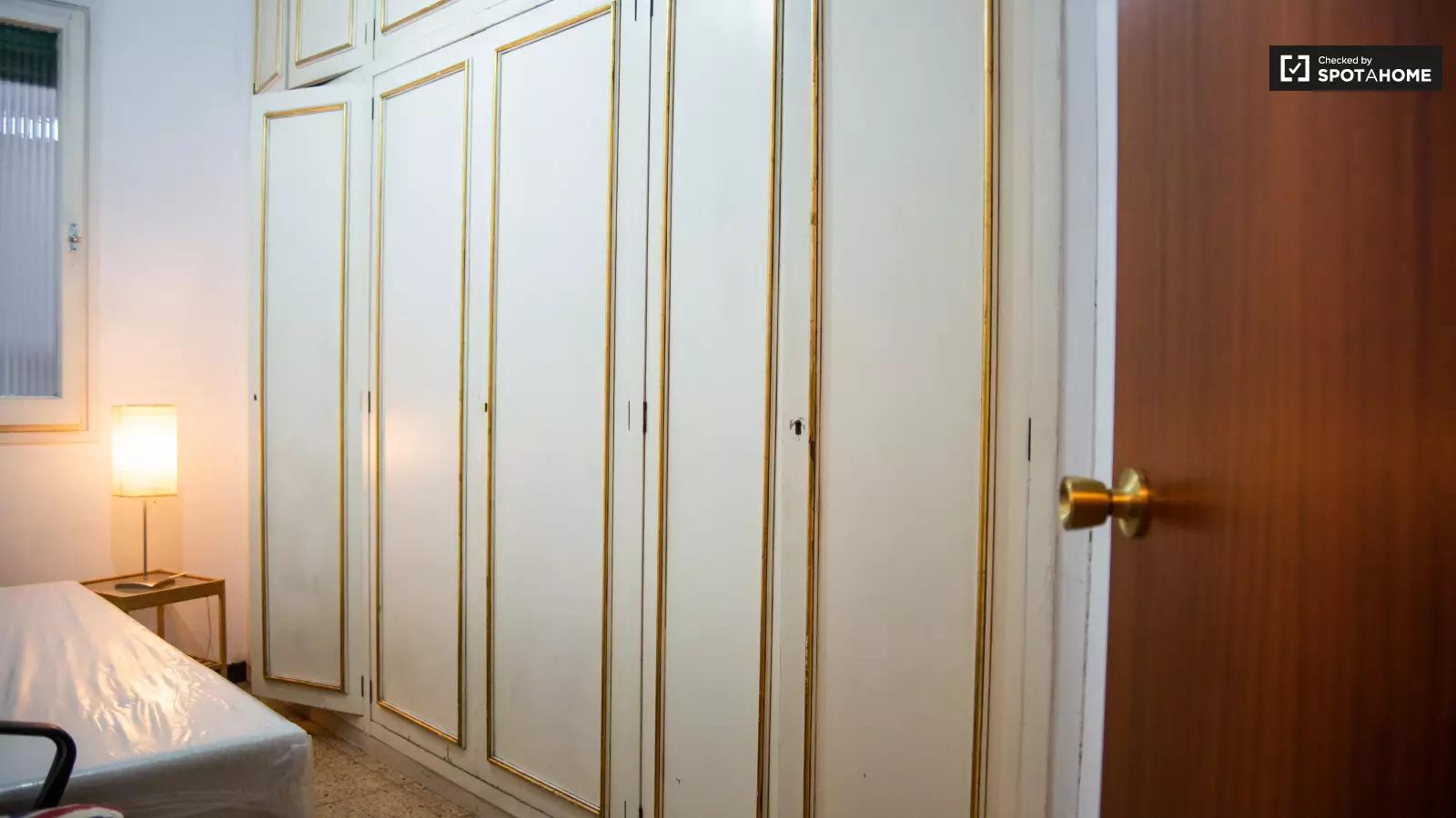 Habitación amueblada en piso compartido en Eixample · 3