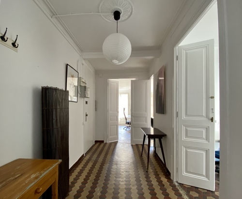 Room in a 5-person shared flat in Ciutat Vella · 4