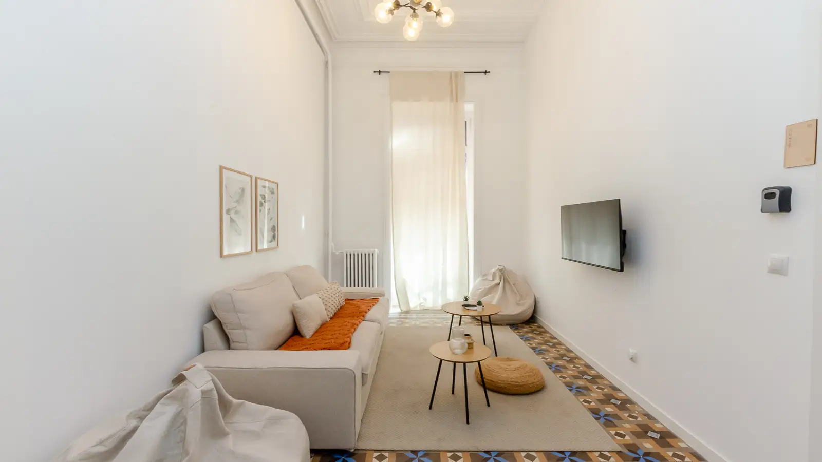 Habitación amueblada en piso compartido en Eixample · 4