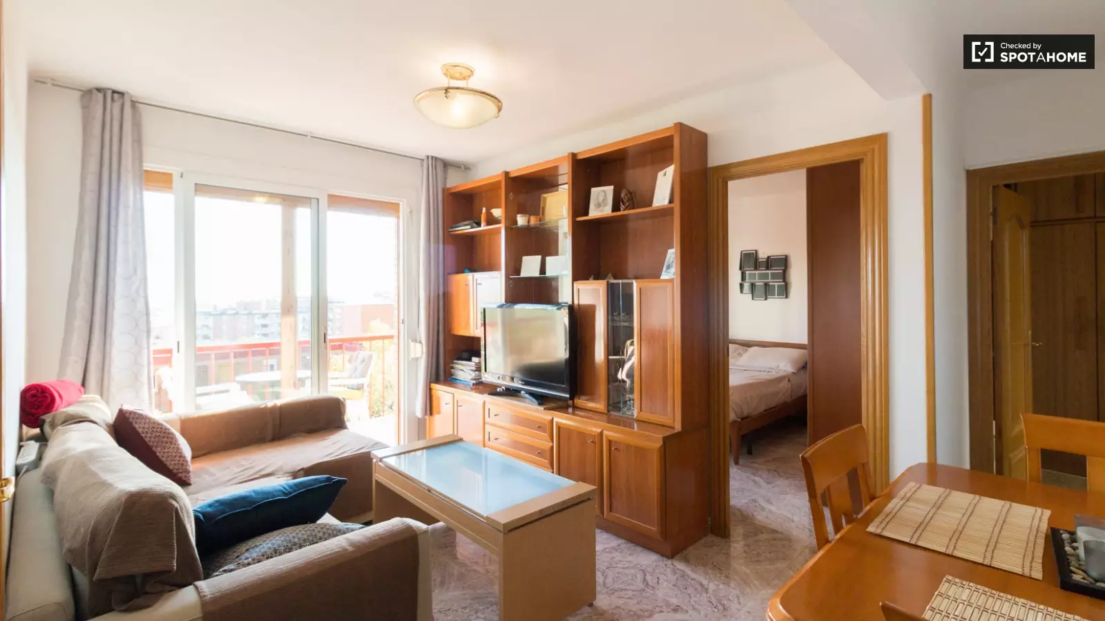 Furnished room in a 3-person shared flat in L'Hospitalet · 3