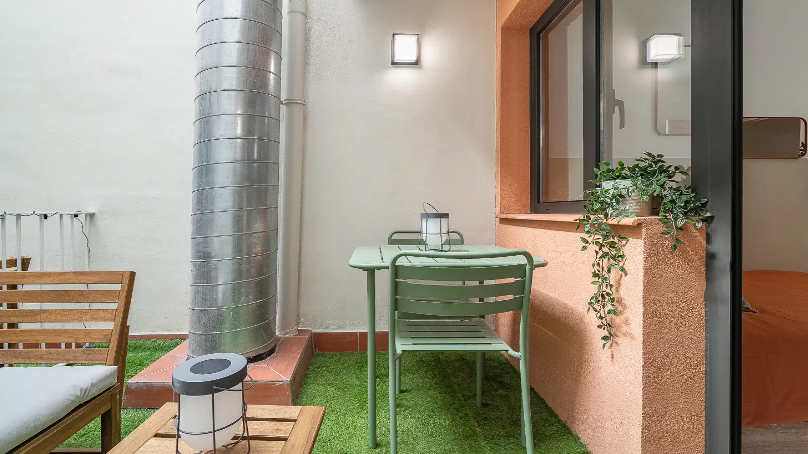Furnished room in a shared flat in Sants-Montjuïc · 3