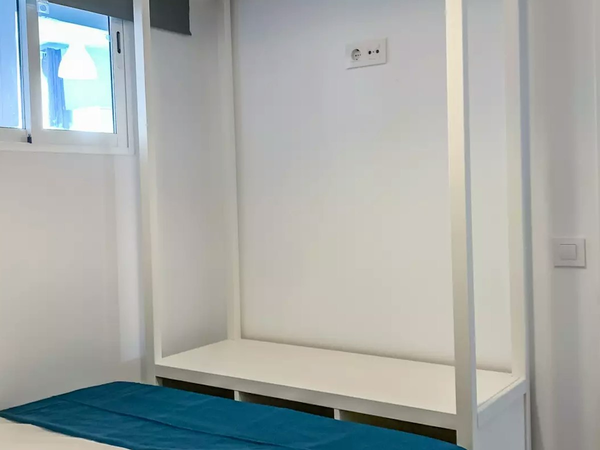Furnished room in a 5-person shared flat in L'Hospitalet · 2