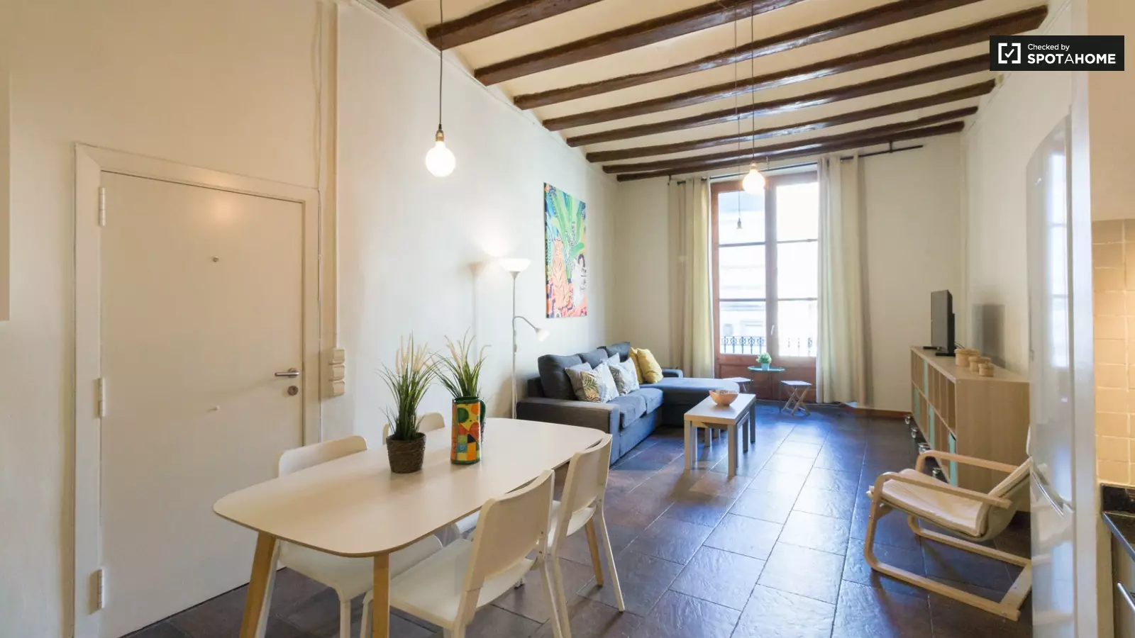 Piso de 1 dormitorio amueblado en Ciutat Vella, 55 m² · 2