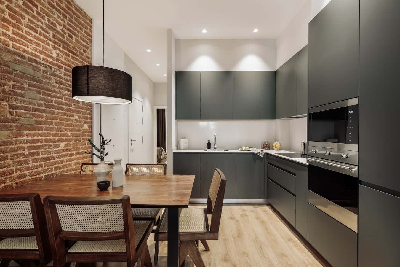 Furnished 3-bedroom flat in Eixample, 67 m² · 3