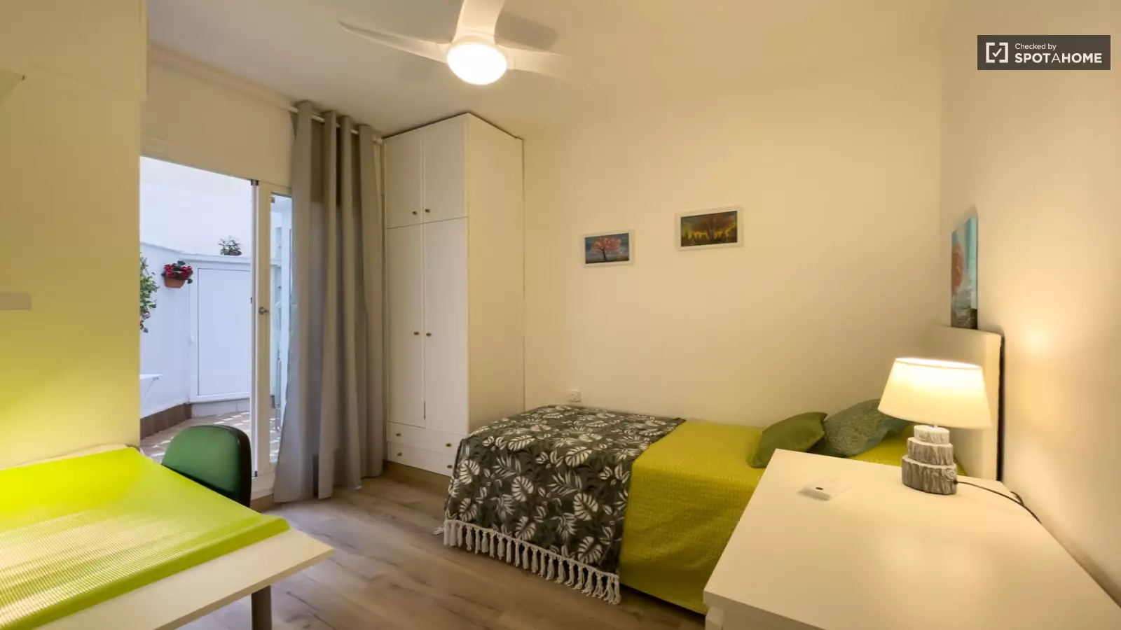 Furnished room in a shared flat in Sants-Montjuïc · 2