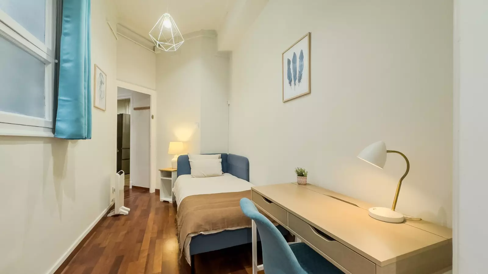 Habitación amueblada en piso compartido en Gràcia · 2