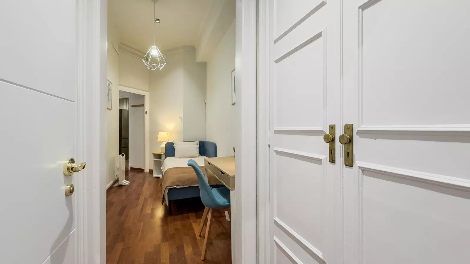 Habitación amueblada en piso compartido en Gràcia · 3