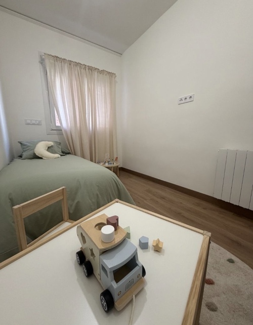 Habitación en piso compartido en Eixample · 4