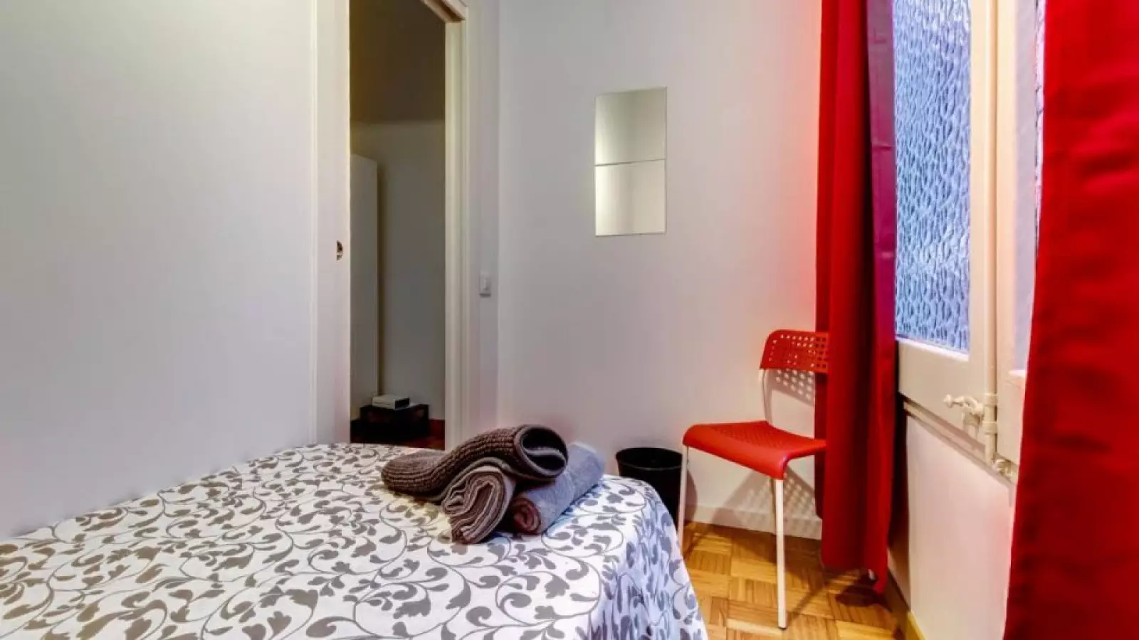 Habitación amueblada en piso compartido en Eixample · 3
