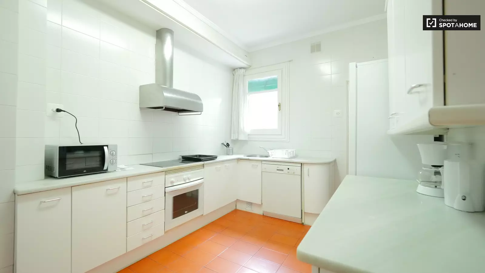 Habitación amueblada en piso compartido en Eixample · 3