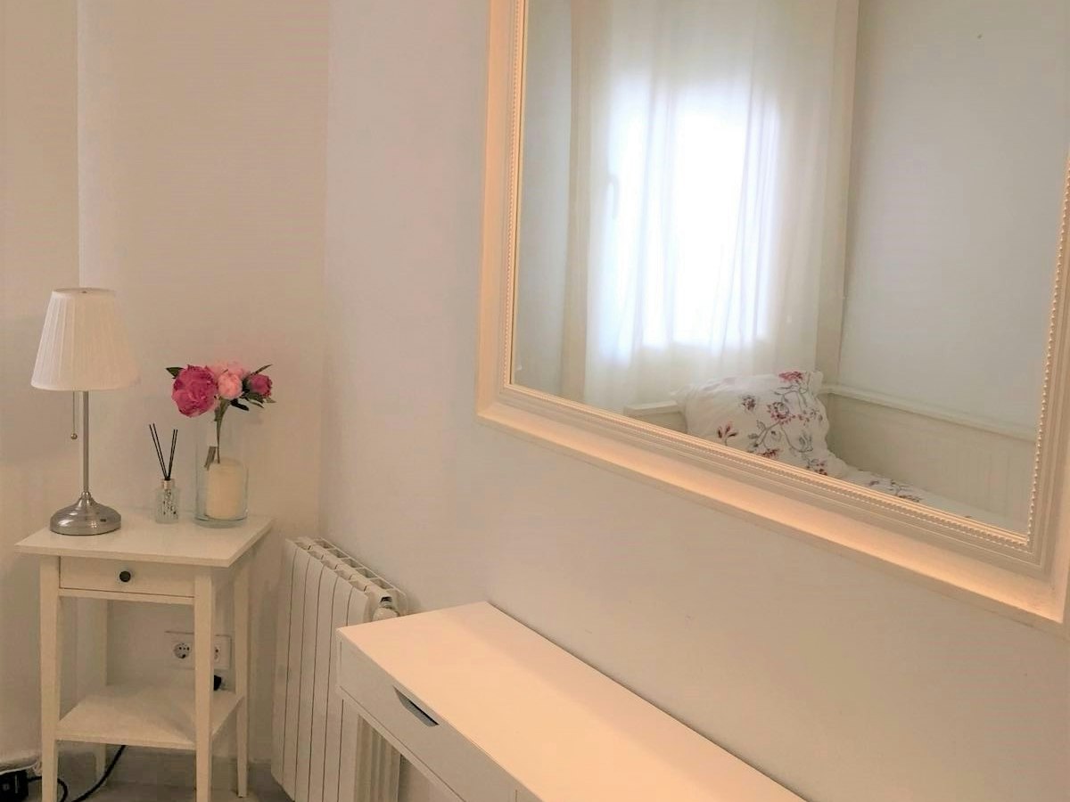 Habitación amueblada en piso compartido de 6 personas en Sants-Montjuïc · 3