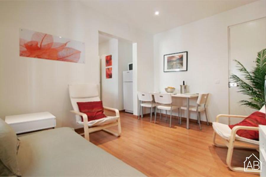 Furnished 2-bedroom flat in Ciutat Vella, 32 m² · 2