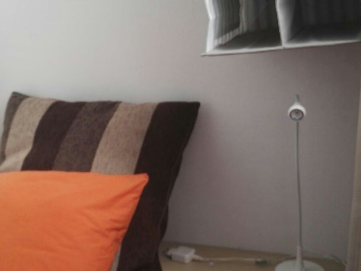 Habitación amueblada en piso compartido de 11 personas en Eixample · 2