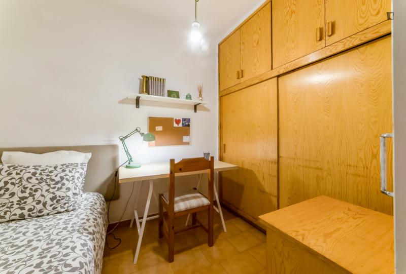 Furnished room in a 2-person shared flat in Sant Martí · 2