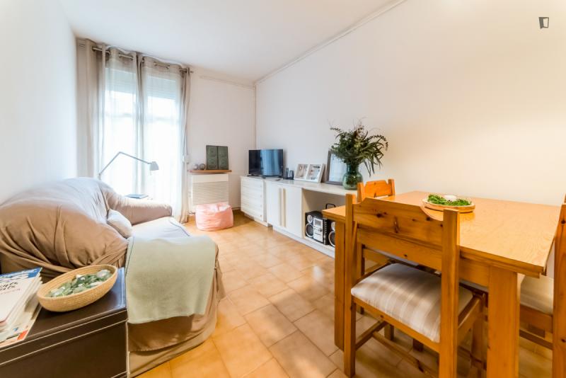 Furnished room in a 2-person shared flat in Sant Martí · 4