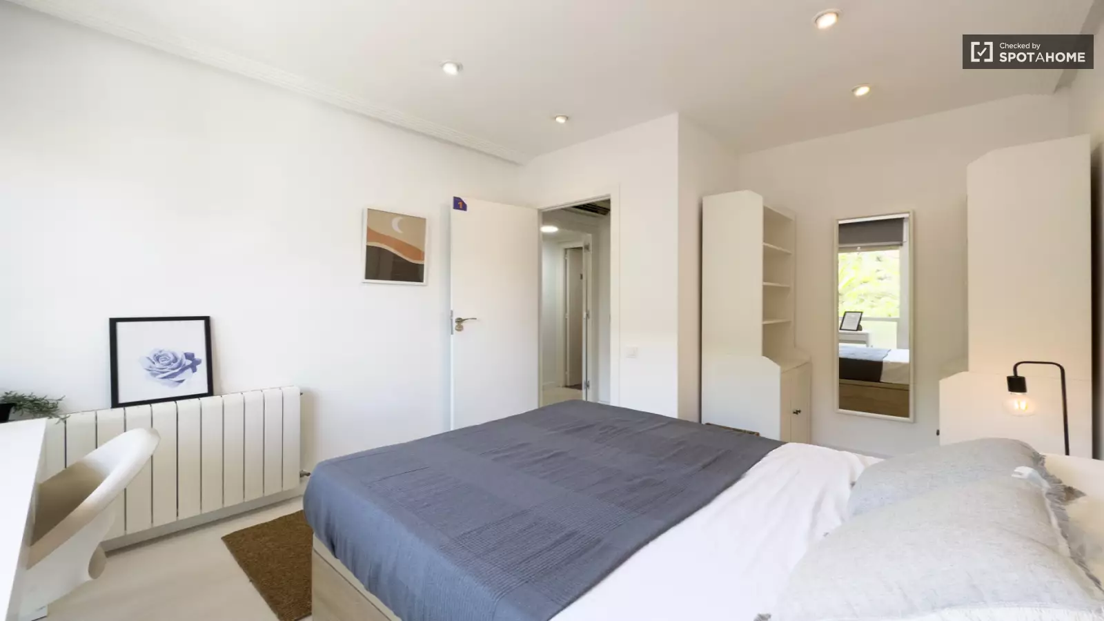 Furnished room in a shared flat in Sants-Montjuïc · 2