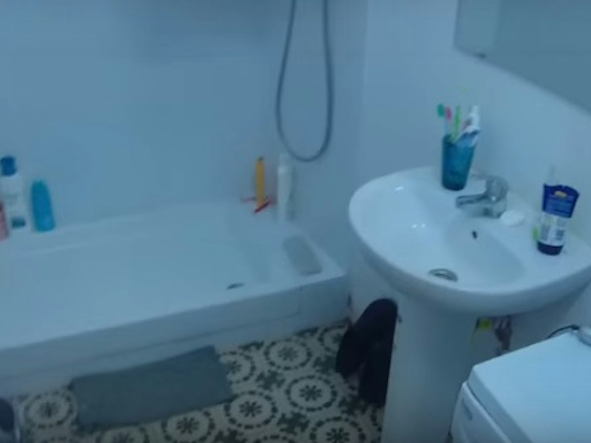 Habitación amueblada en piso compartido de 4 personas en Ciutat Vella · 4