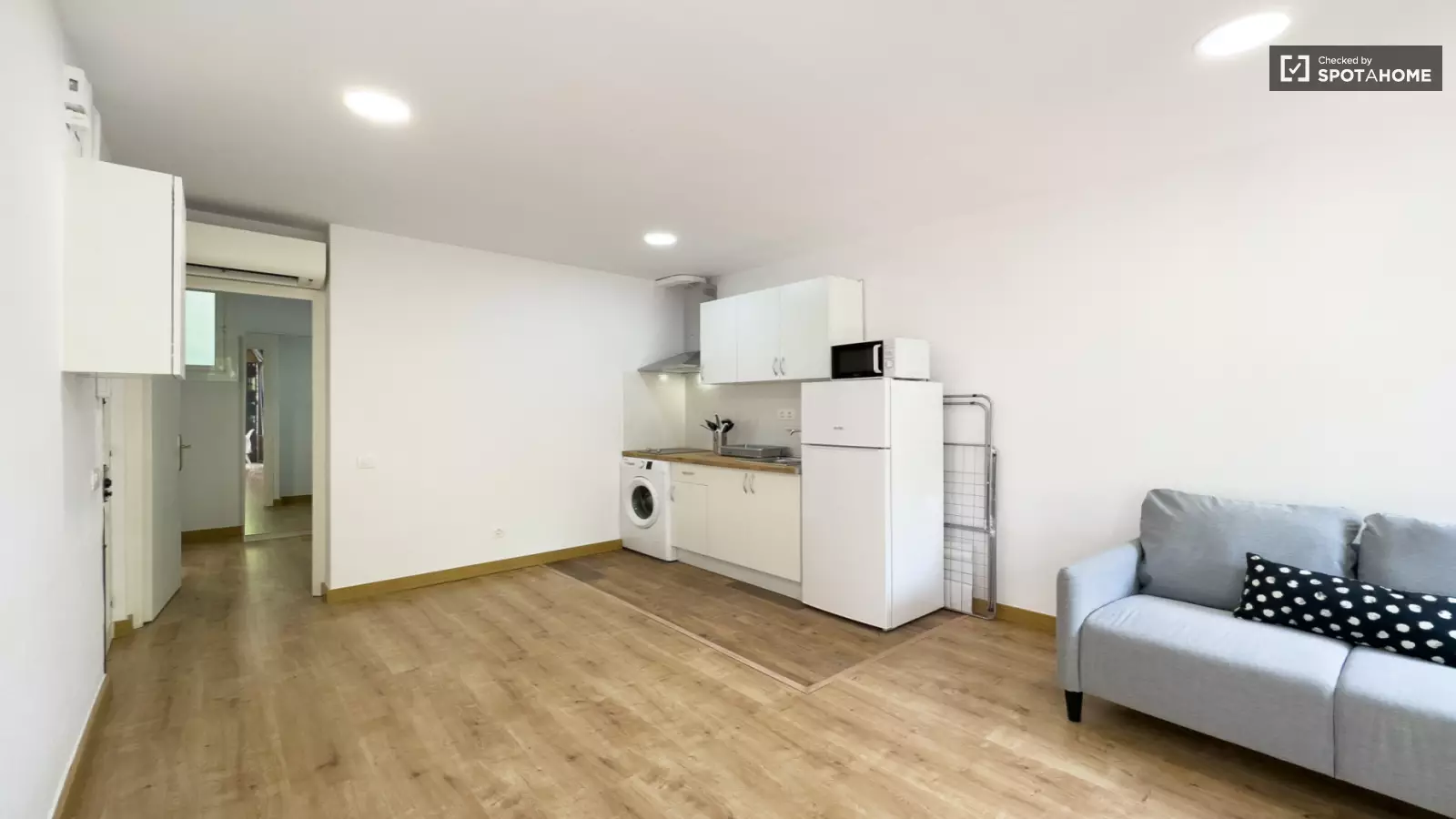 Furnished 1-bedroom flat in Ciutat Vella, 60 m² · 3