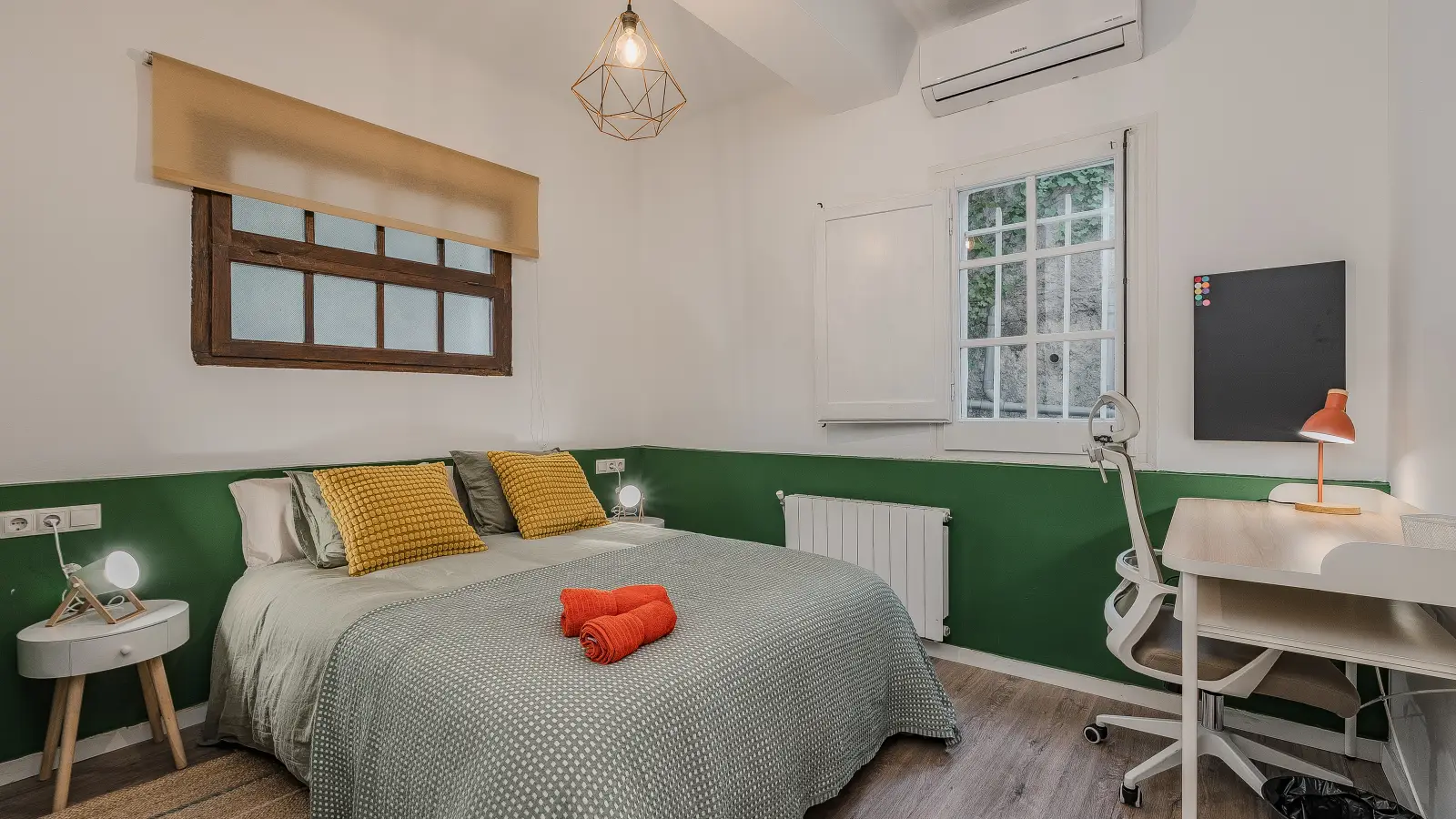 Habitación amueblada en piso compartido en Barcelona