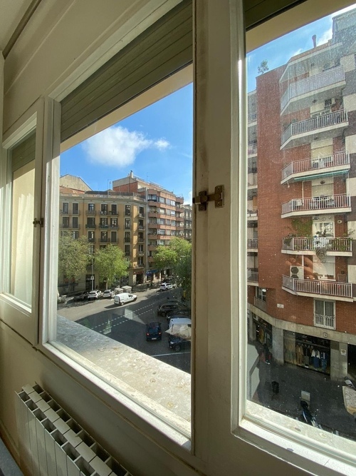 Room in a 3-person shared flat in Eixample · 2