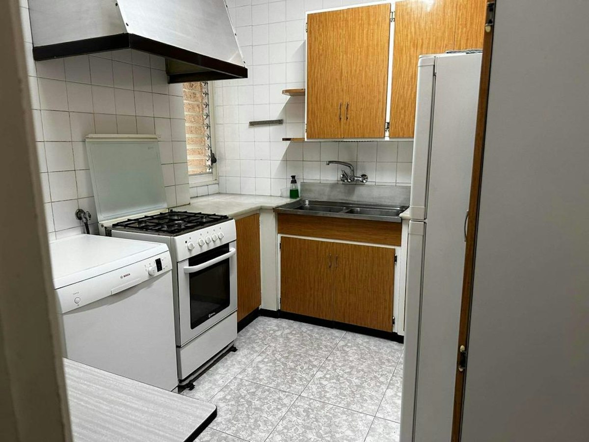 Habitación amueblada en piso compartido de 5 personas en Eixample · 4