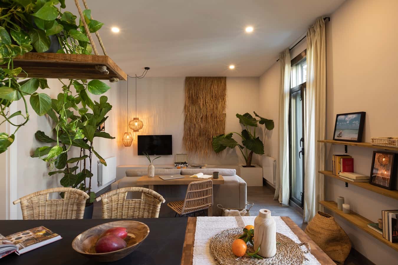 Furnished 2-bedroom flat in Eixample, 80 m² · 2
