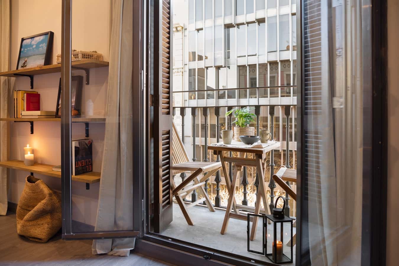 Furnished 2-bedroom flat in Eixample, 80 m² · 3