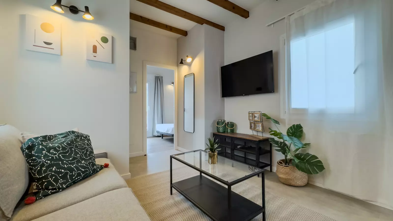 Furnished 2-bedroom flat in Eixample, 45 m² · 4