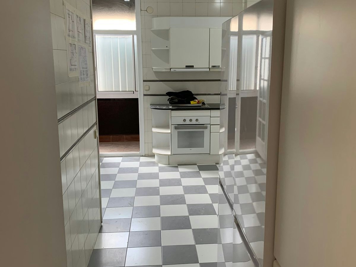 Furnished room in a 7-person shared flat in Gràcia · 4