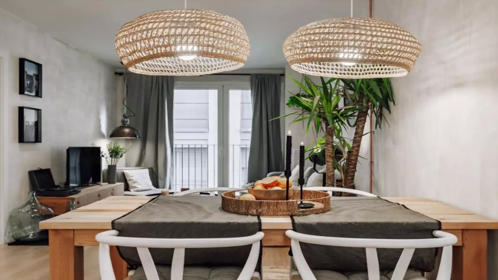 Furnished 2-bedroom flat in Eixample, 70 m² · 3