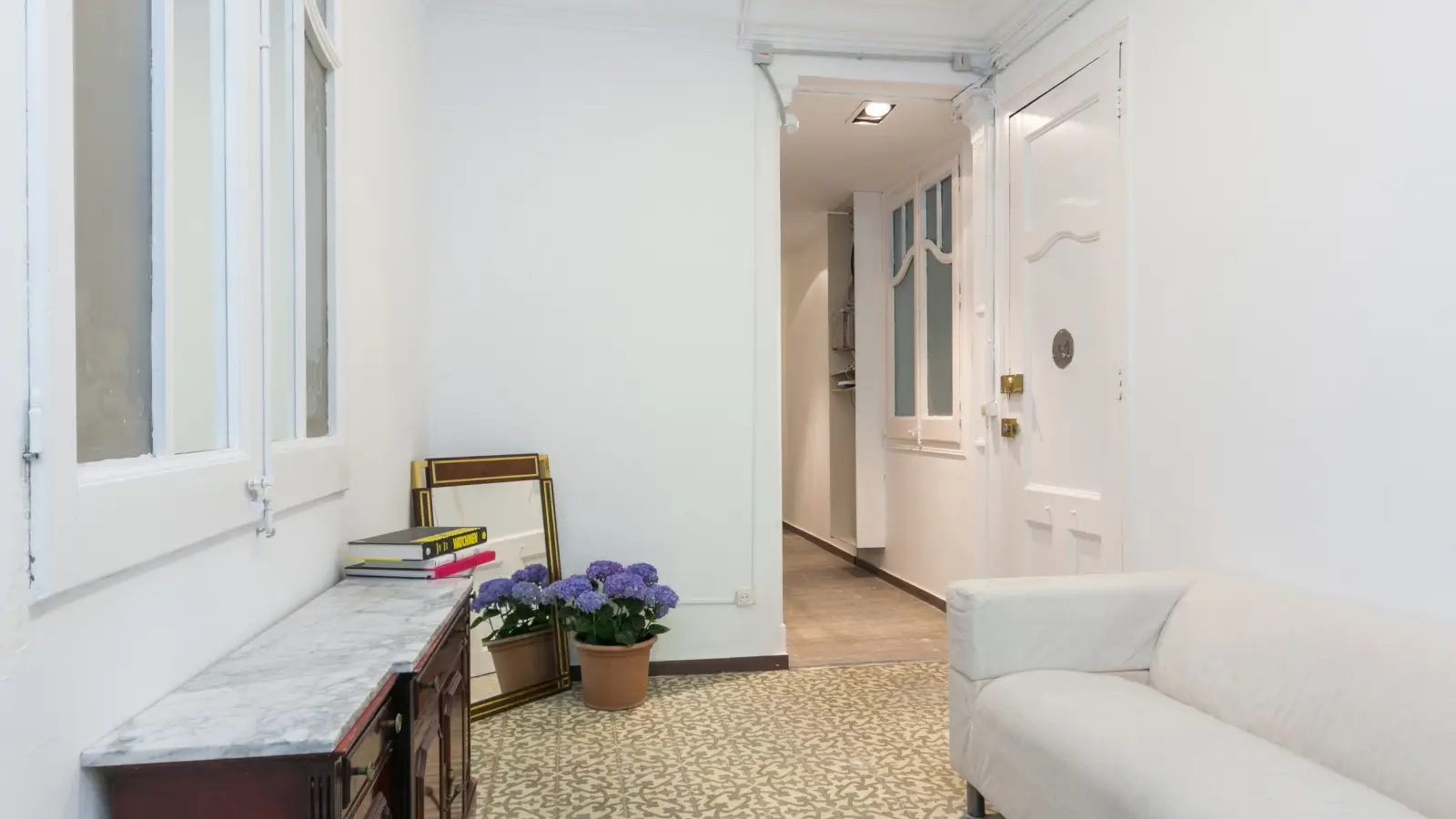 Habitación amueblada en piso compartido de 6 personas en Eixample · 4